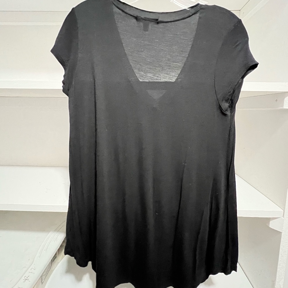 $5 -$10 Sweaters, Tops & Tees!!  Anthropologie Bordeaux S/S Grey V-Neck T XS